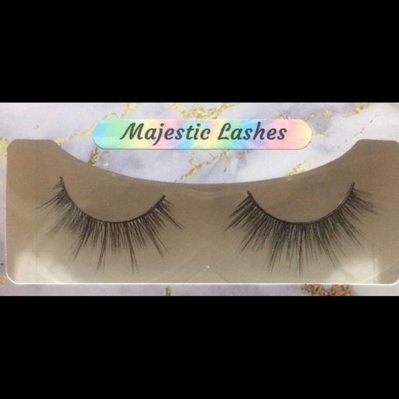 Eyelashes - Picture 5 of 7